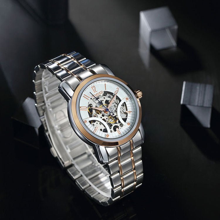 Detail of the silver and rose gold two-tone stainless steel bracelet on the TIME100 W60041G Gold - Time100