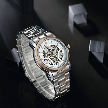 Detail of the silver and rose gold two-tone stainless steel bracelet on the TIME100 W60041G Gold - Time100