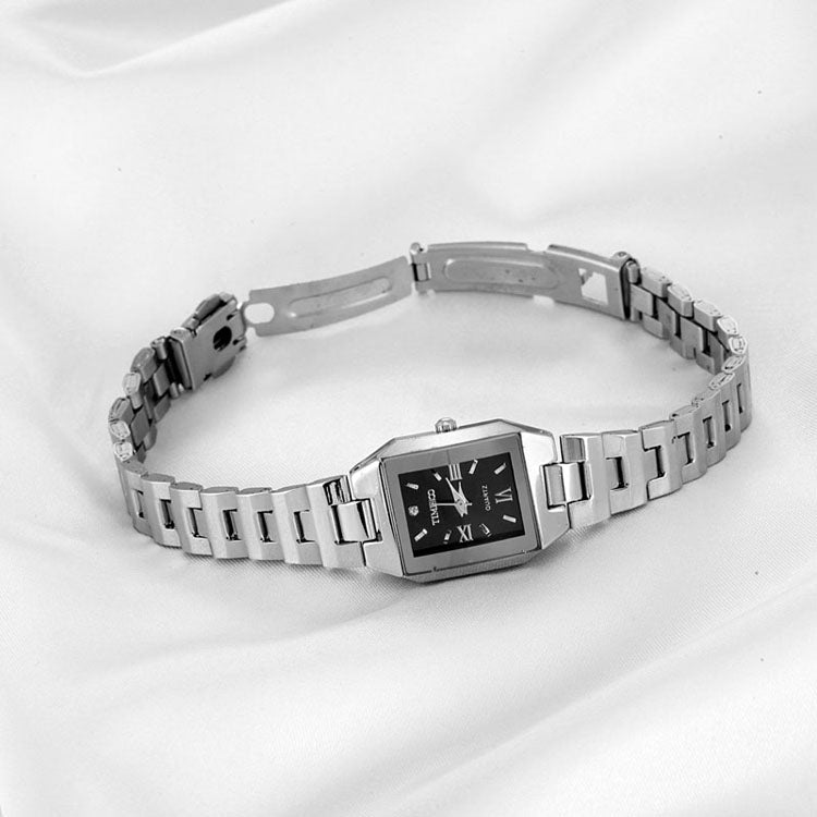 Versatile TIME100 men's silver-tone timepiece styled perfectly for a casual weekend outfit Silver Black - Time100
